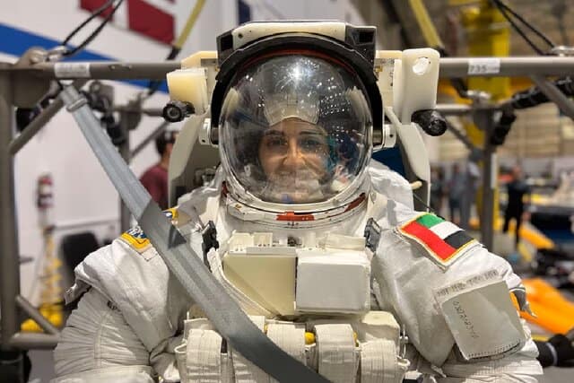 اولین زن فضانورد اماراتی برای اعزام به ماموریت فضایی آماده می‌شود